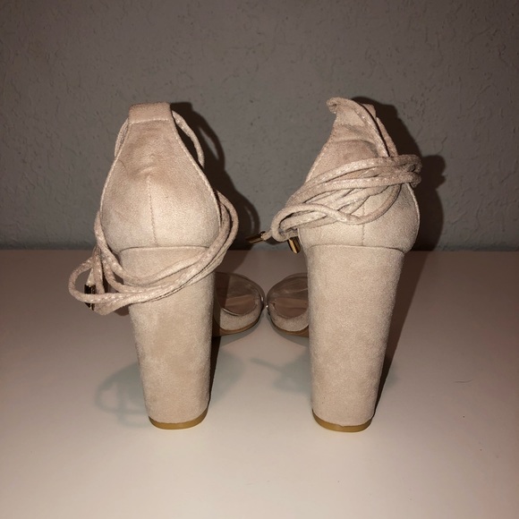 High heels - Picture 4 of 4